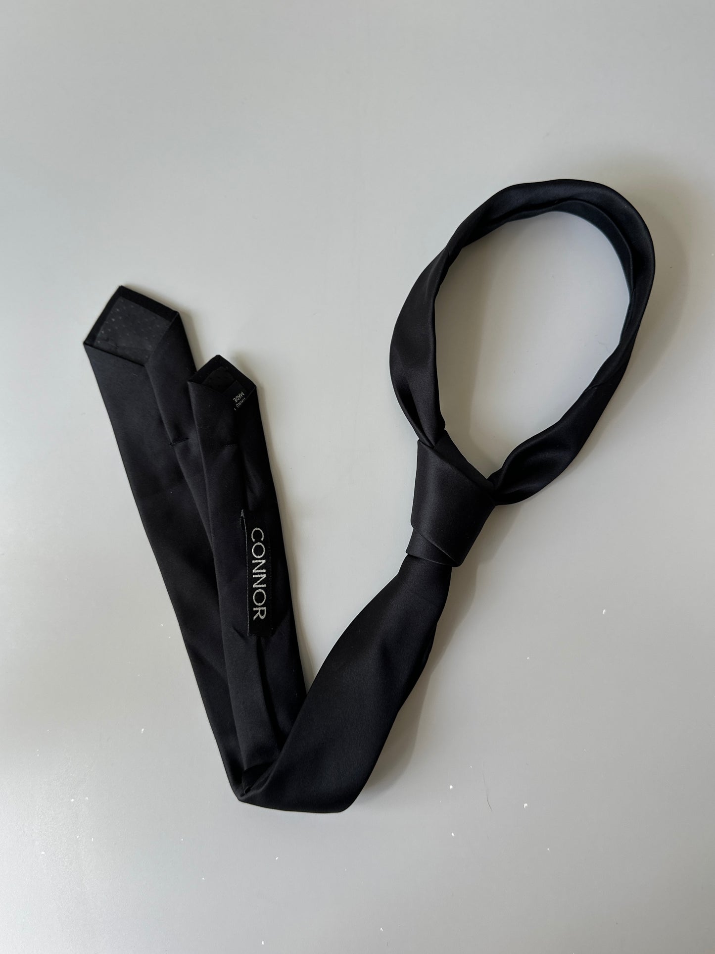 skinny black tie