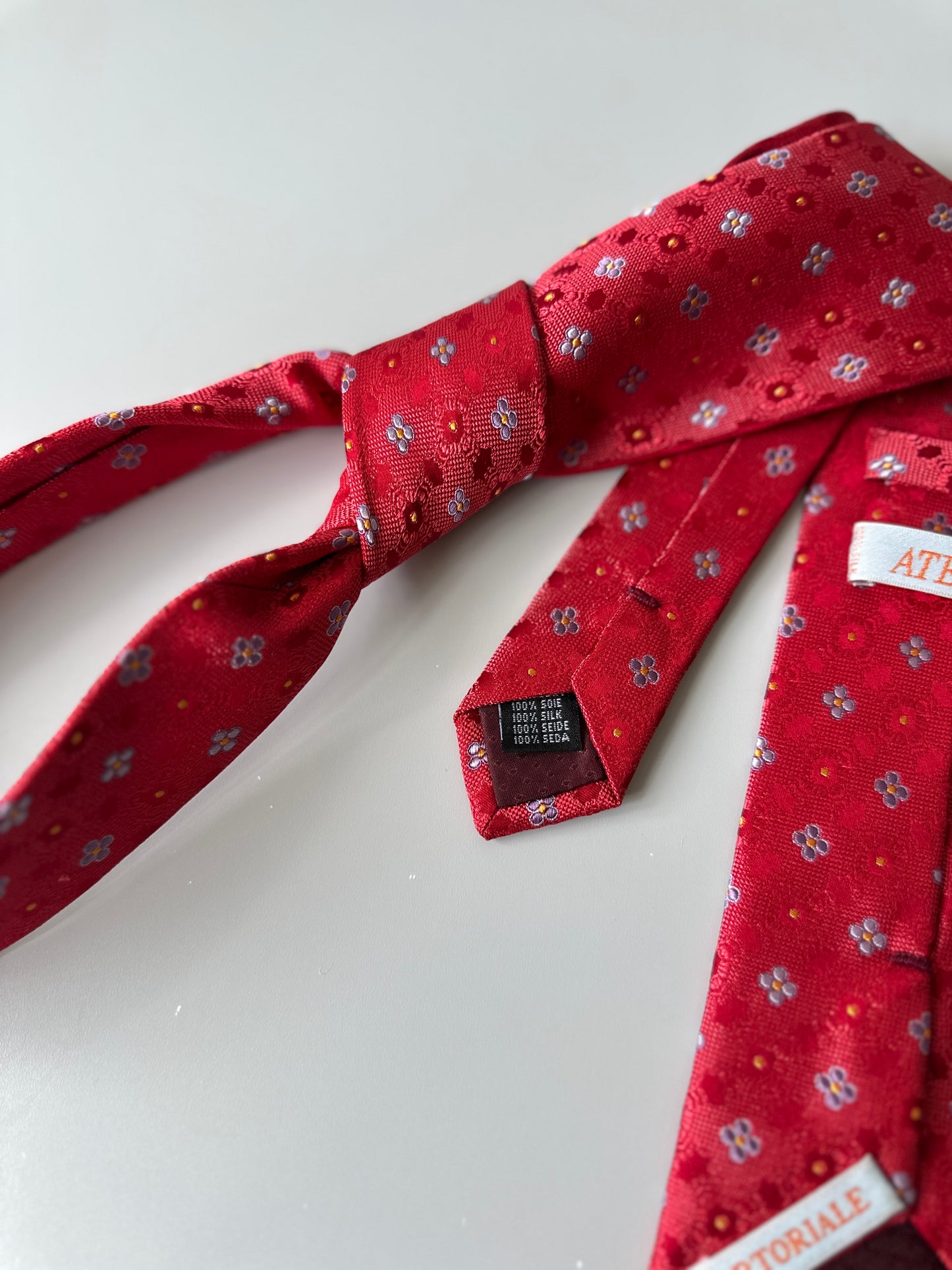 red with baby blue flowers tie