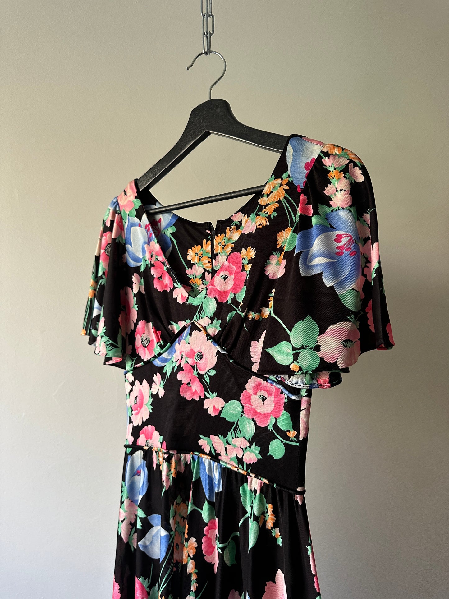floral 70s ruffle sleeved dress