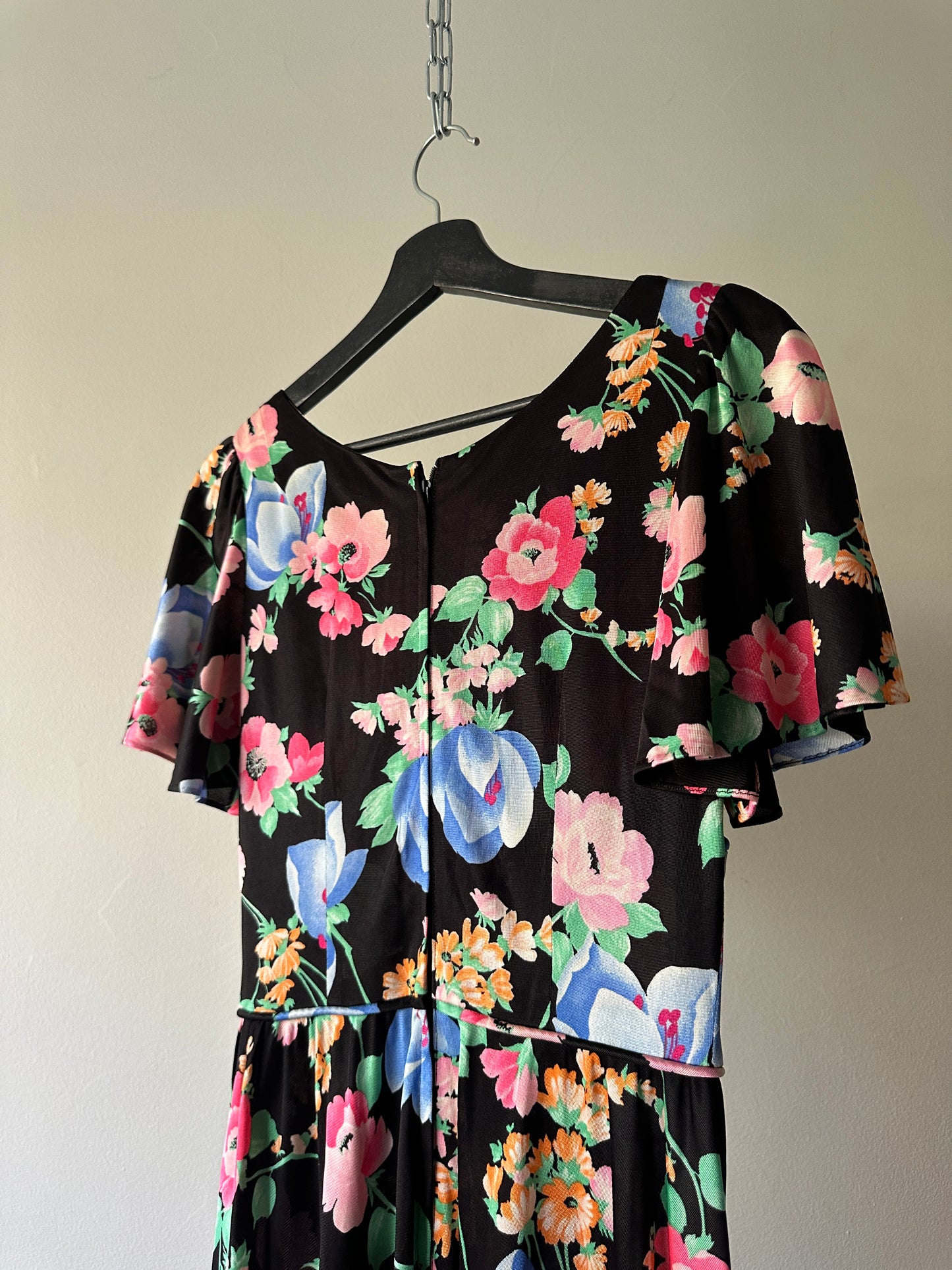 floral 70s ruffle sleeved dress