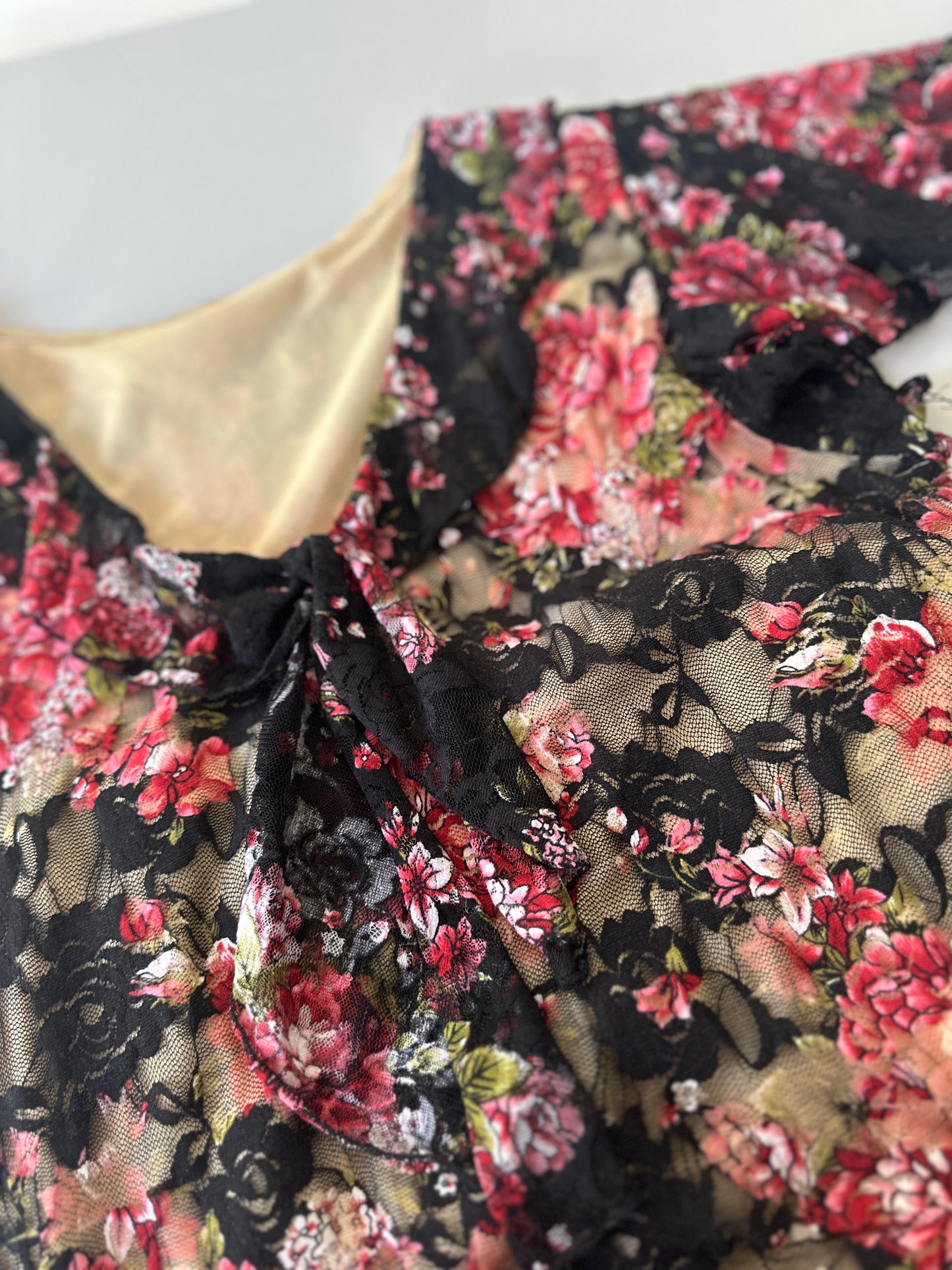 floral lace mid-length dress
