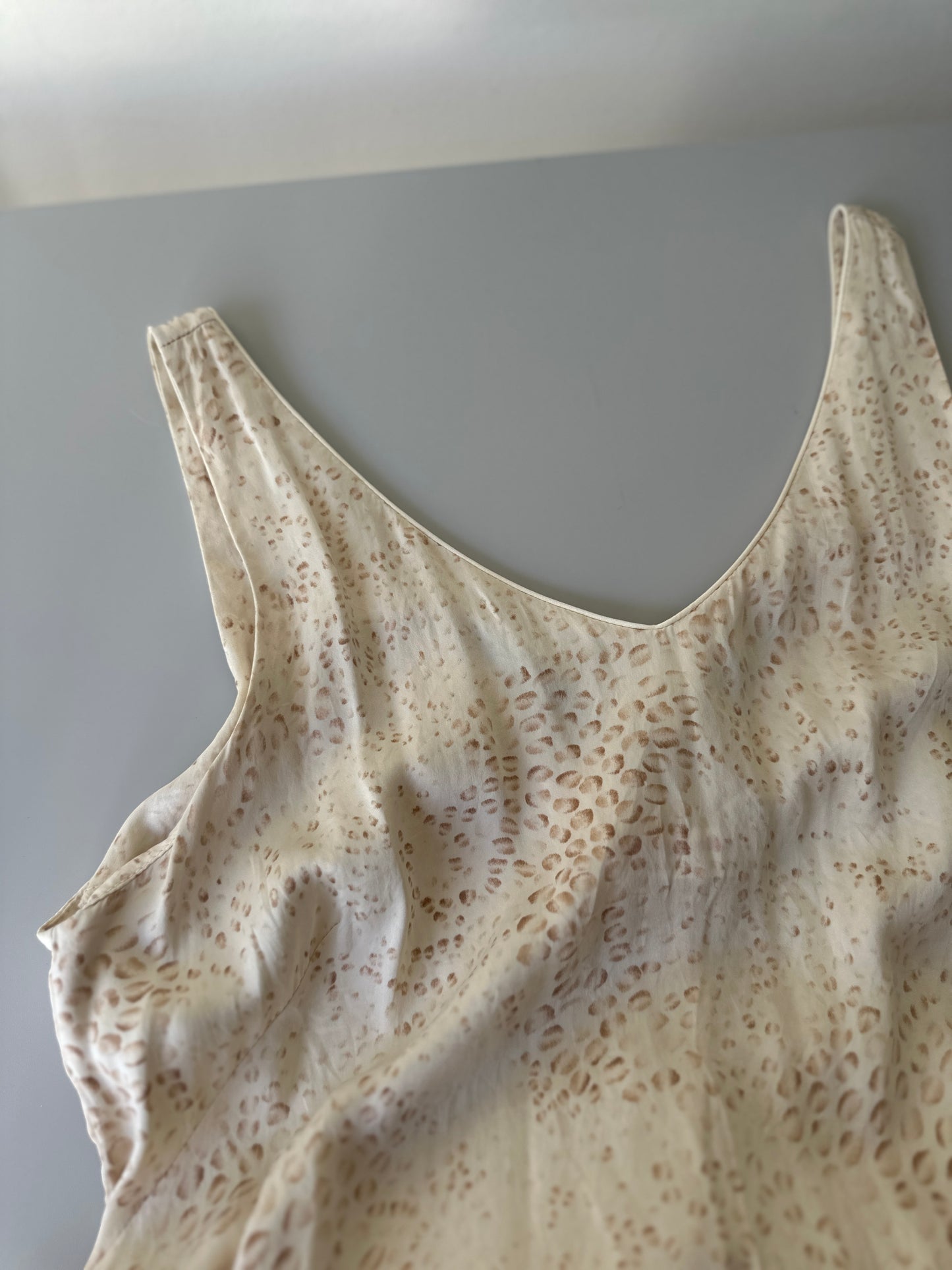 beige/brown silk dress