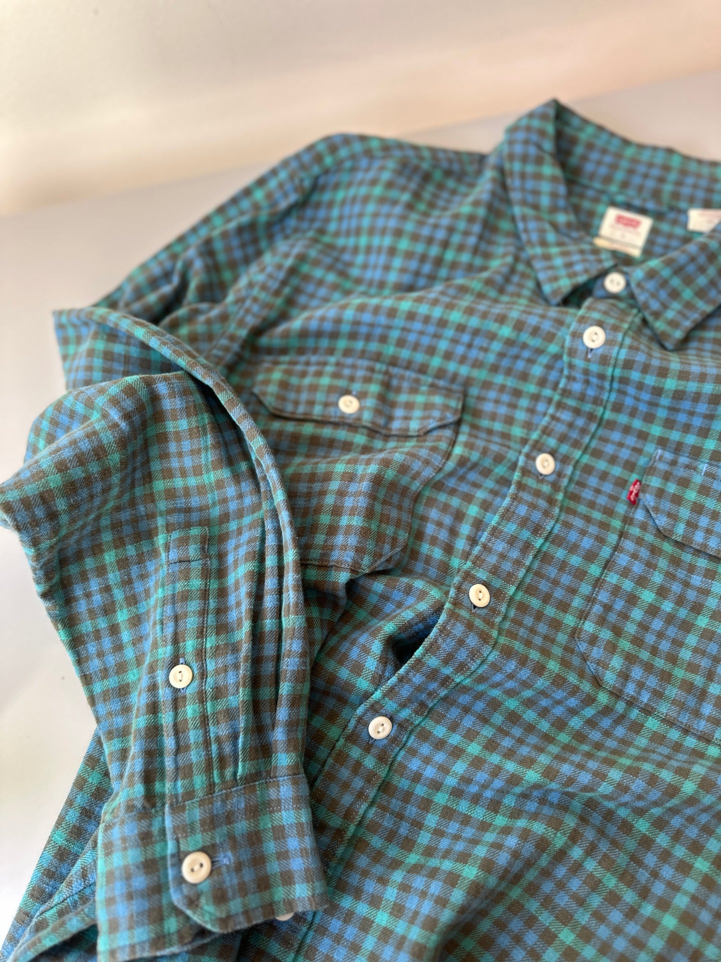 Levi's turquoise button up