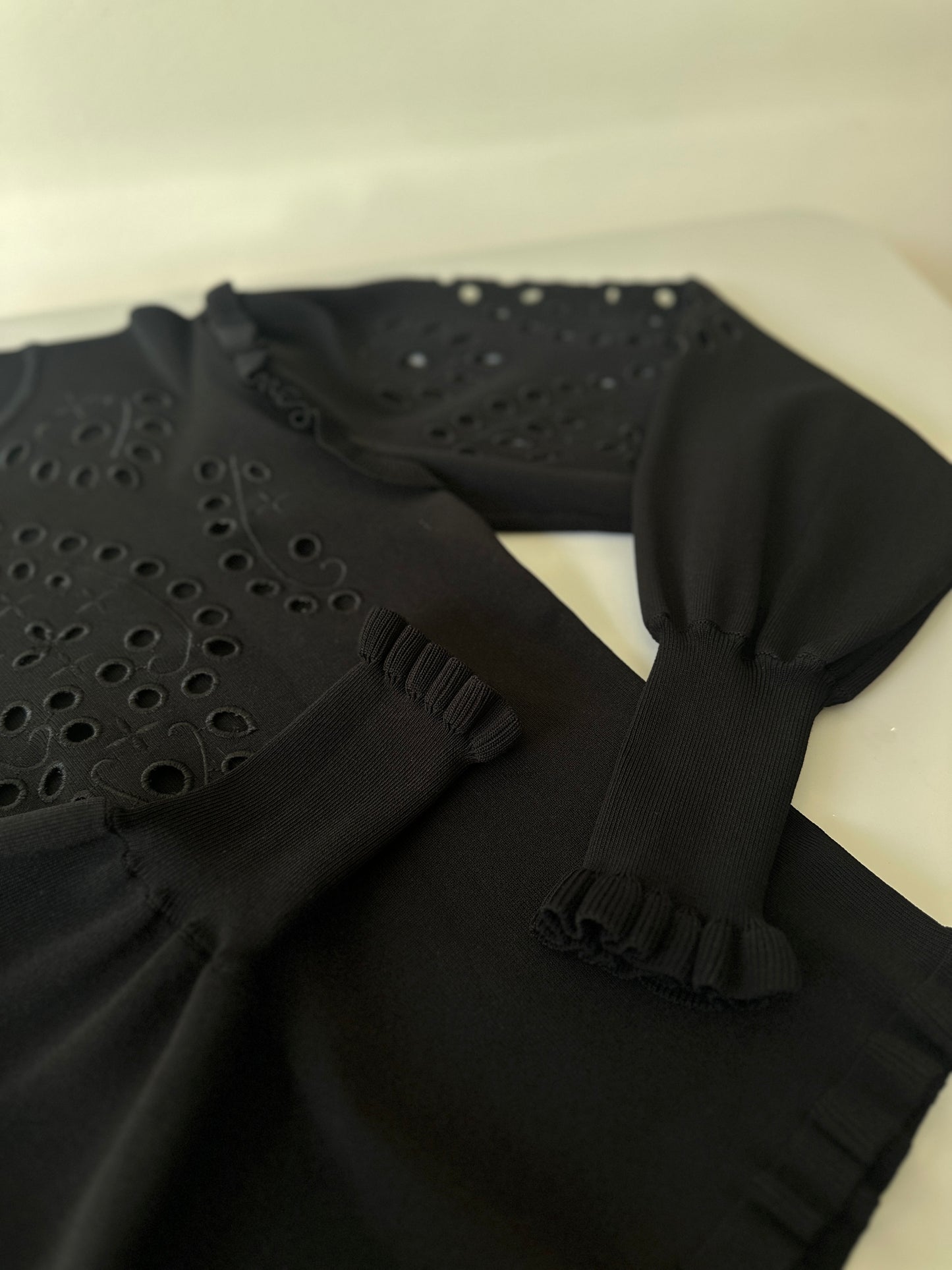 black detailed puffy long sleeve