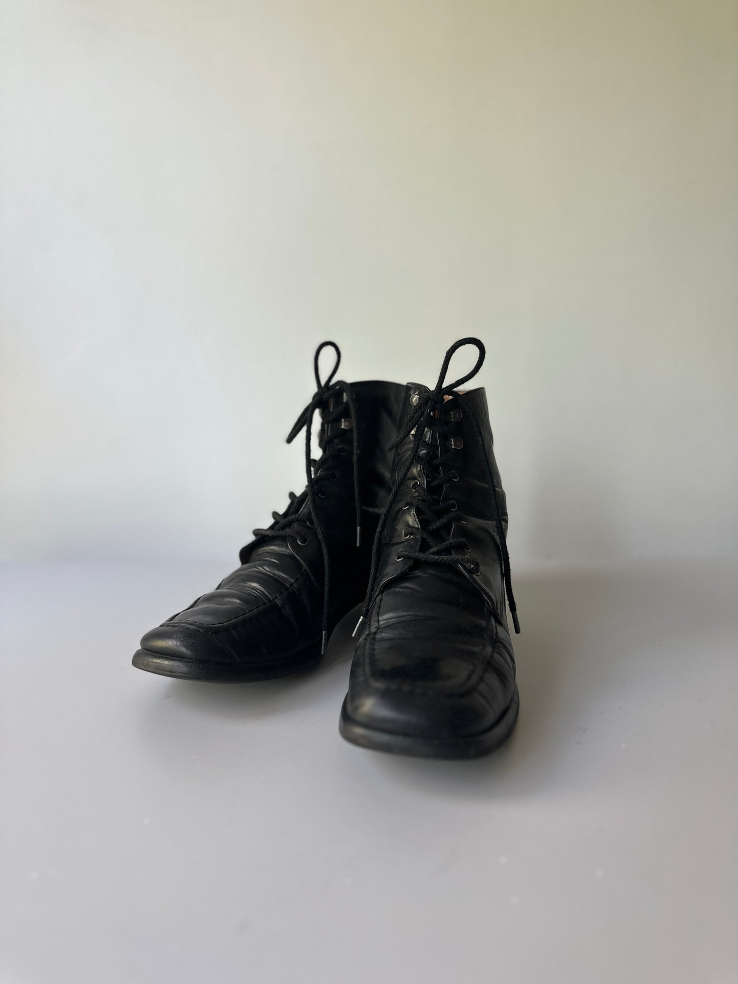 Australian Linea Verde black leather boots