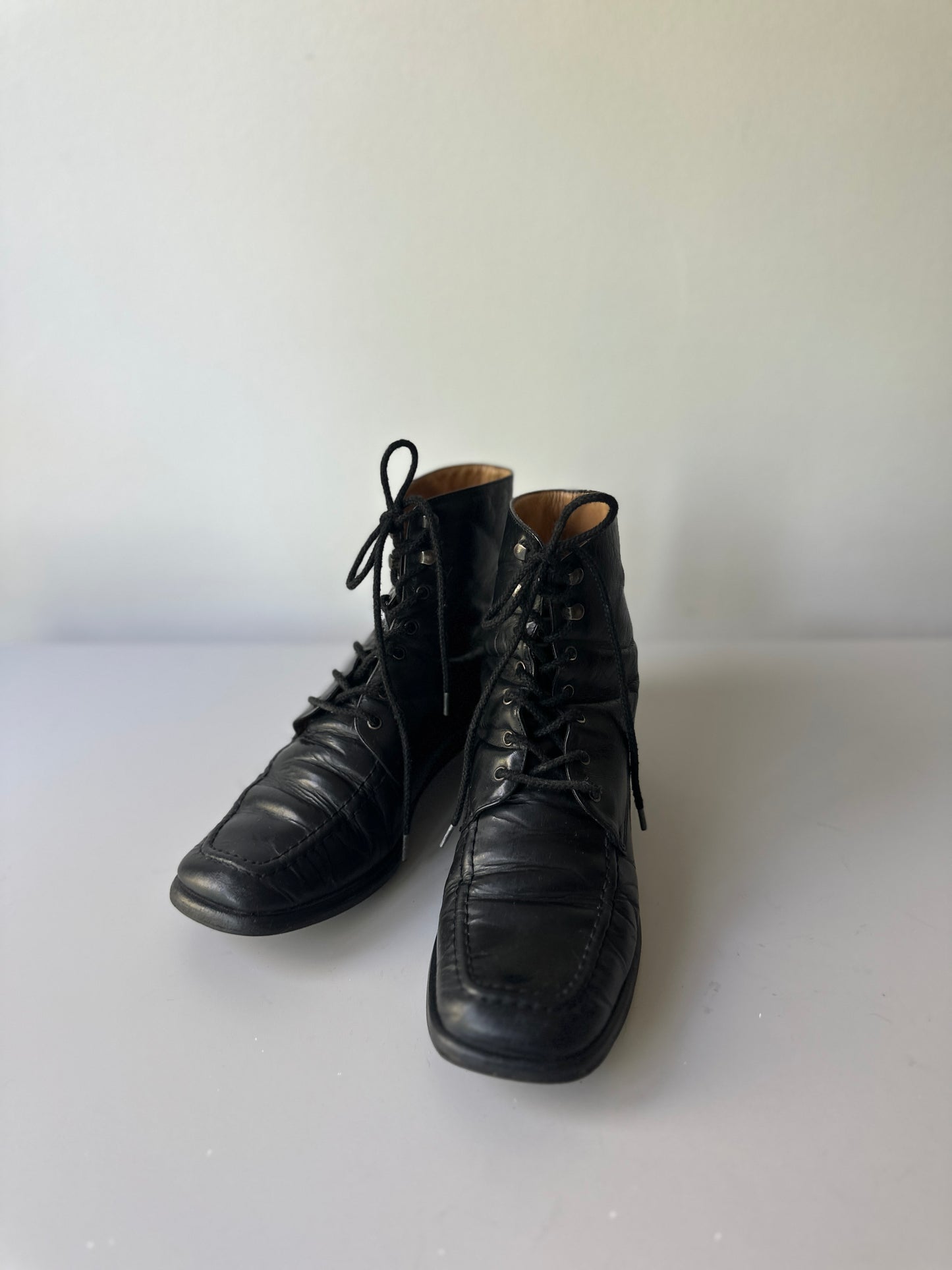Australian Linea Verde black leather boots