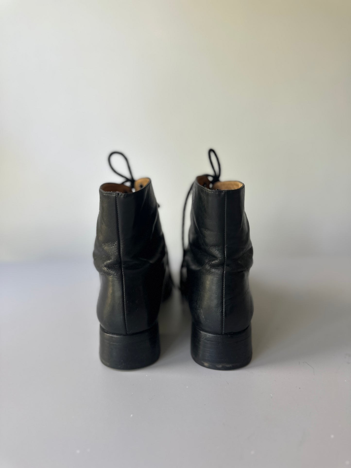 Australian Linea Verde black leather boots