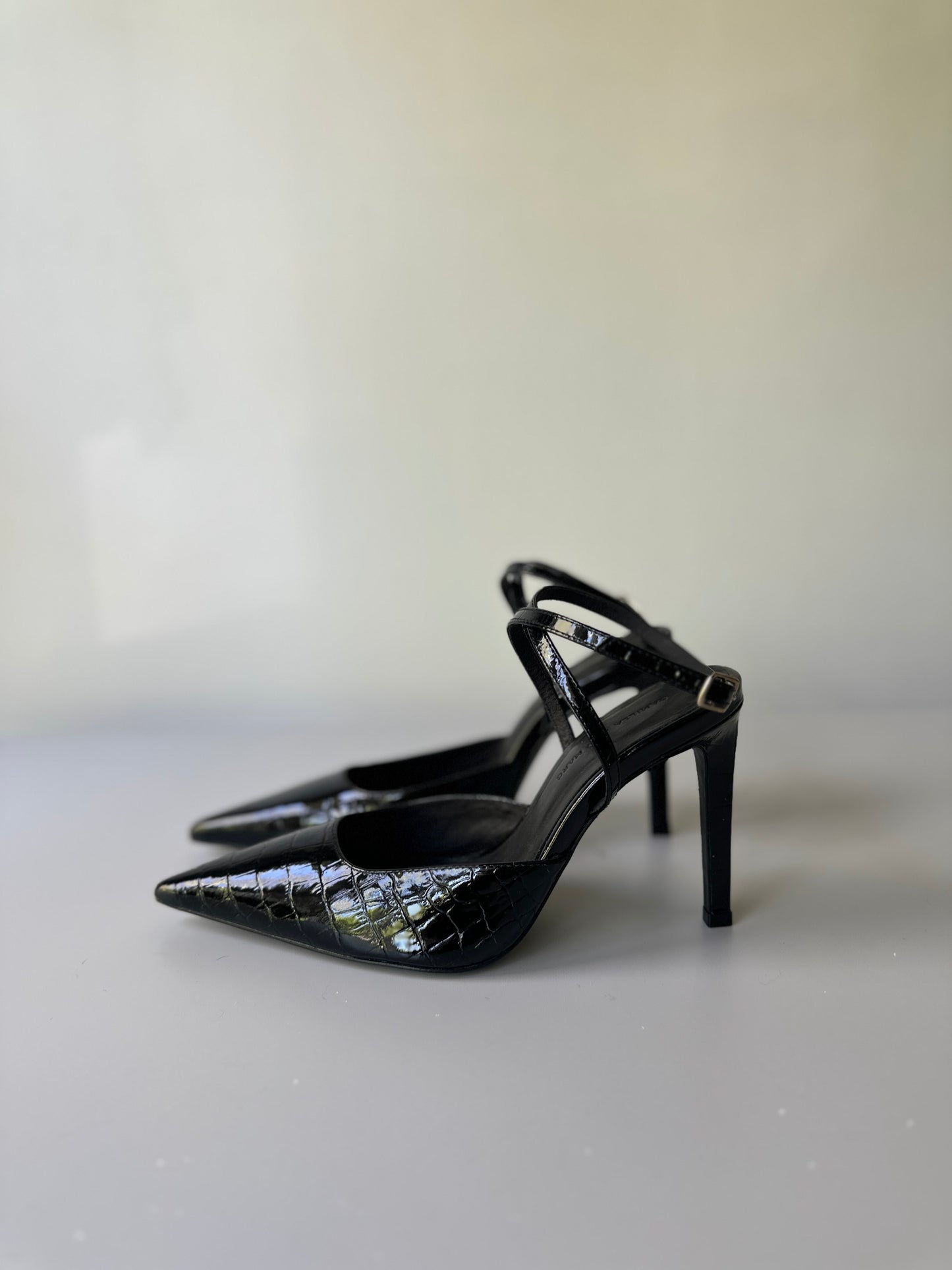 Camilla & Marc black stiletto