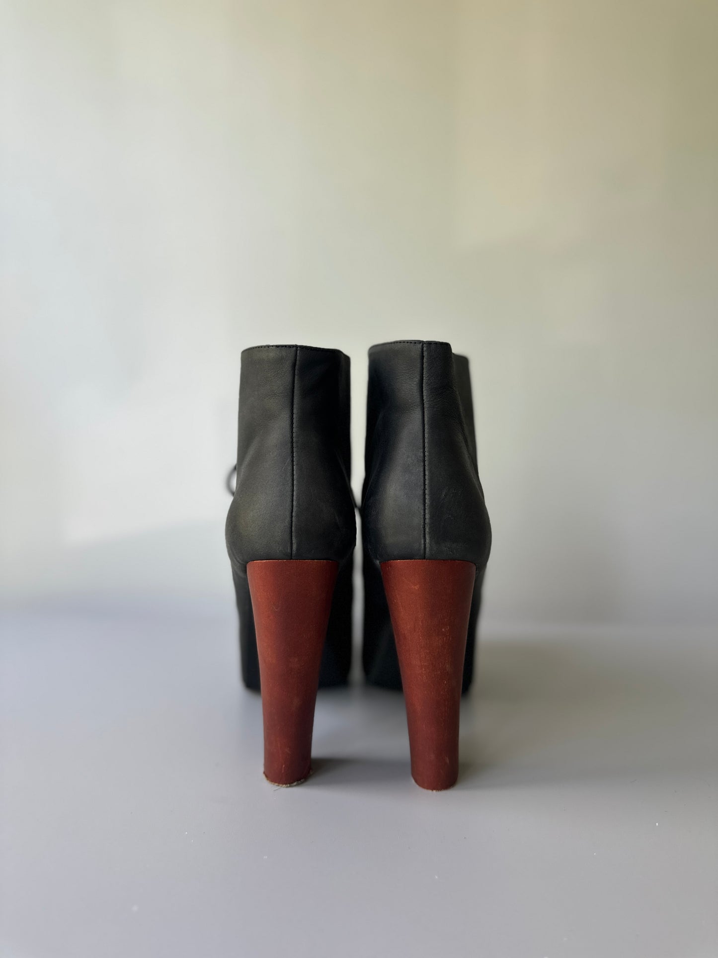 Jeffery Campbell Lita 2010