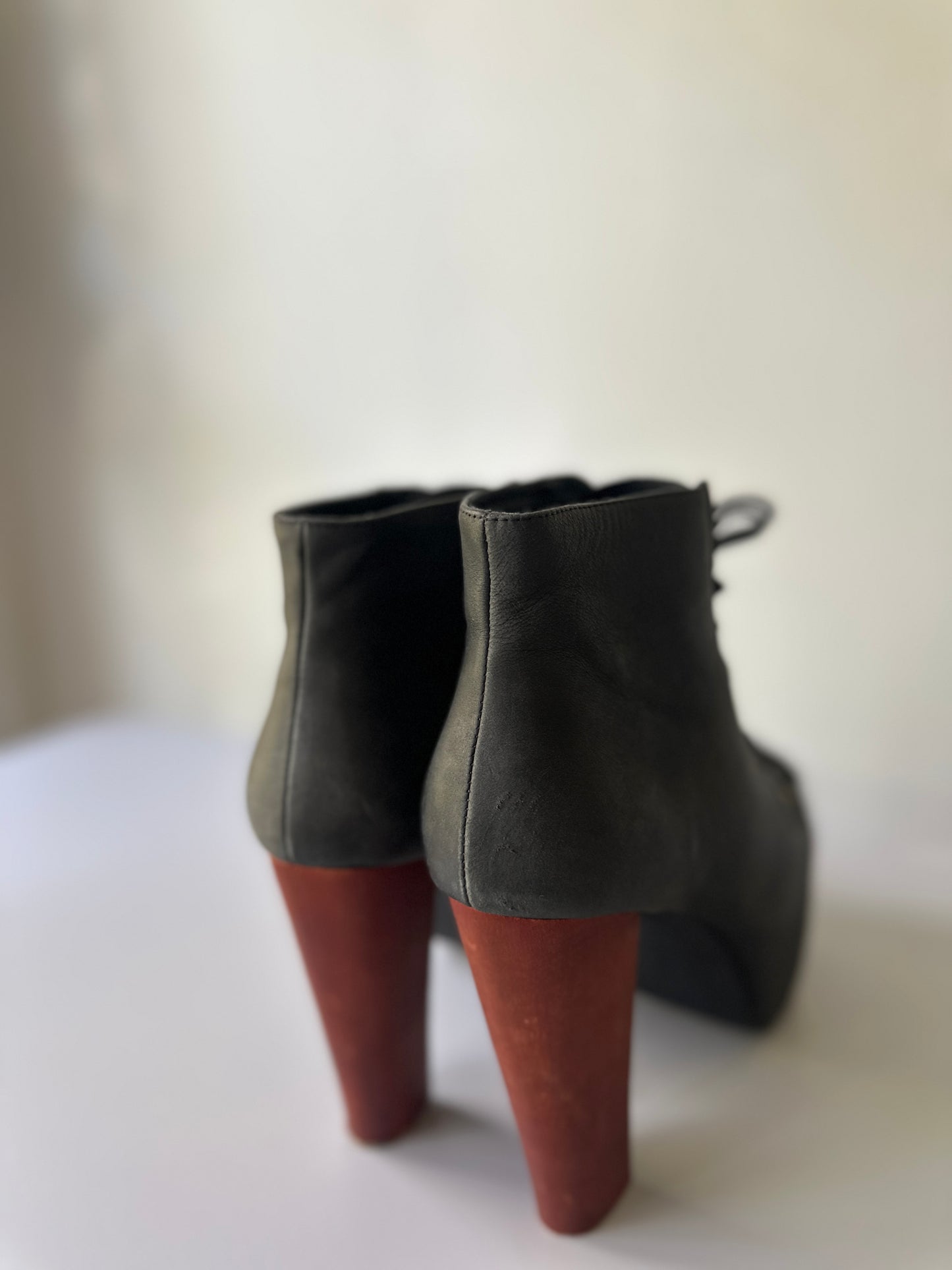 Jeffery Campbell Lita 2010