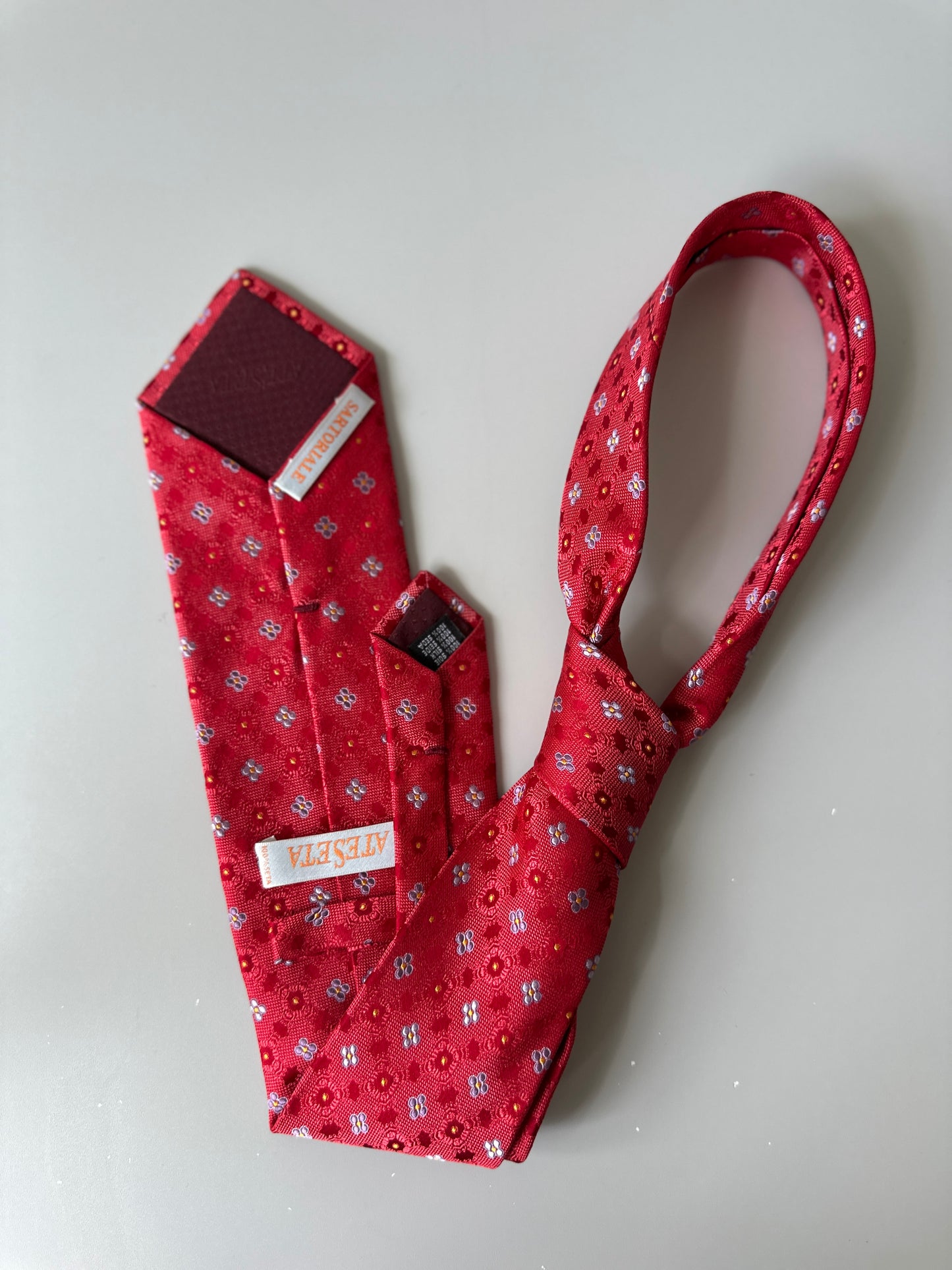 red with baby blue flowers tie