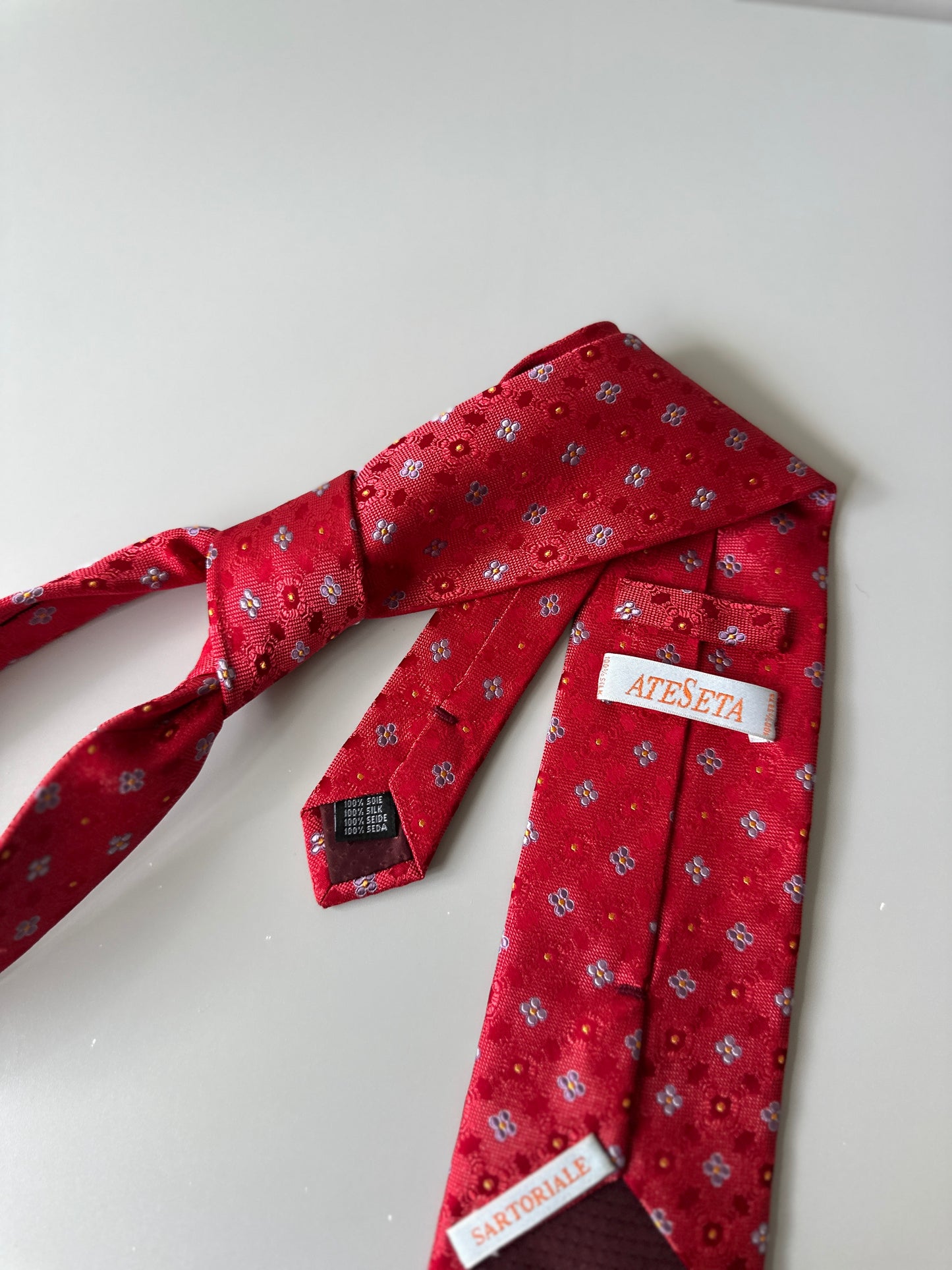red with baby blue flowers tie