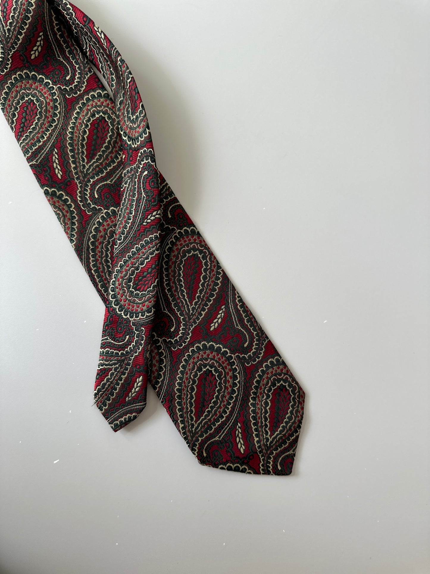 green/red Givency paisley tie