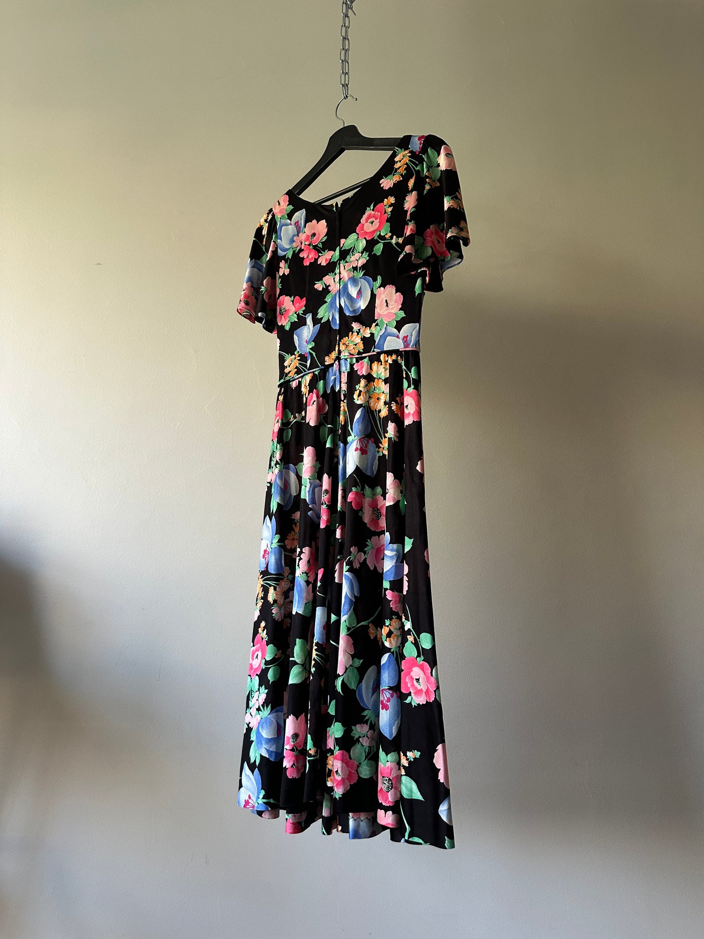 floral 70s ruffle sleeved dress