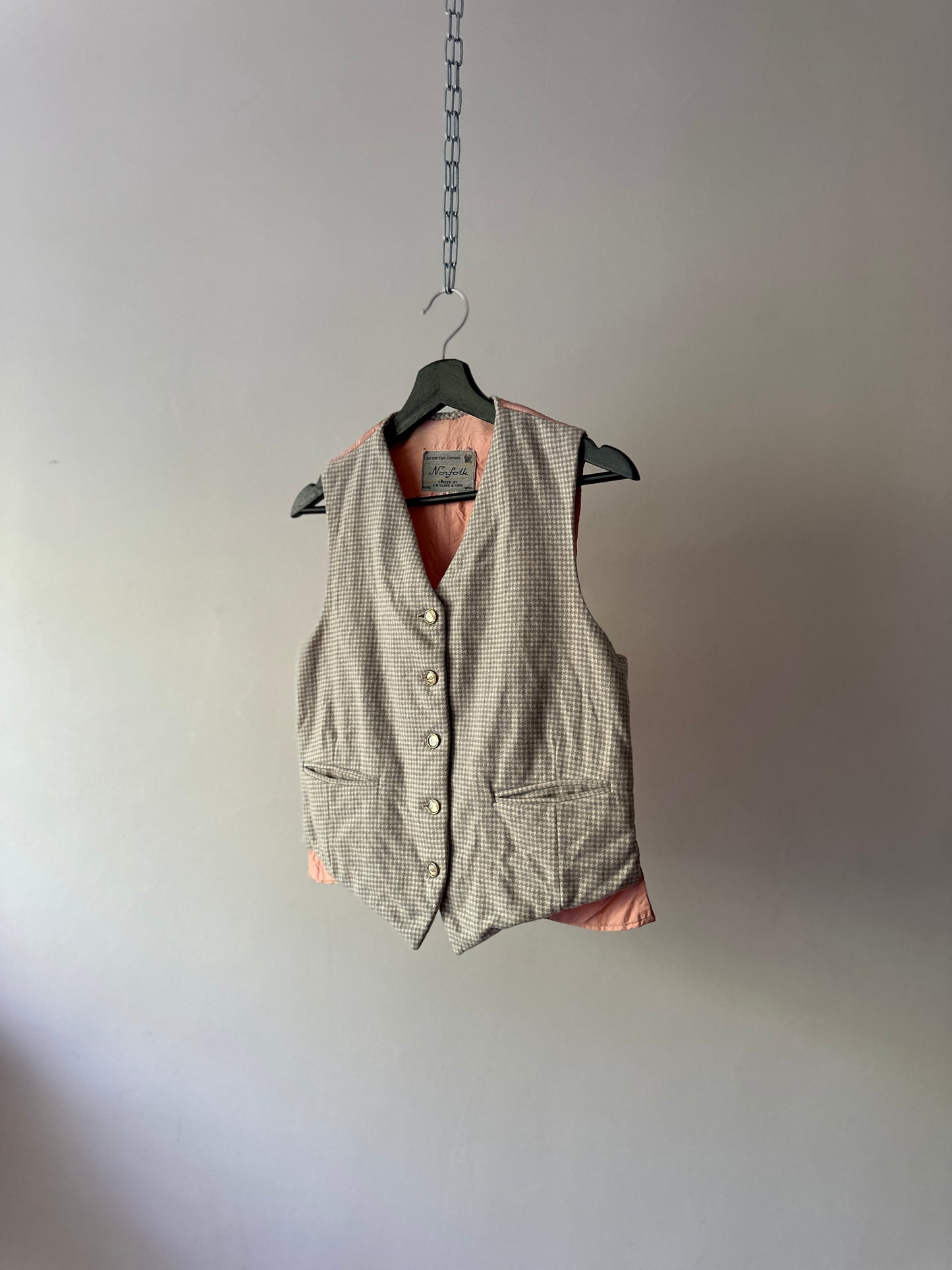 grey/biege houndstooth woollen vest
