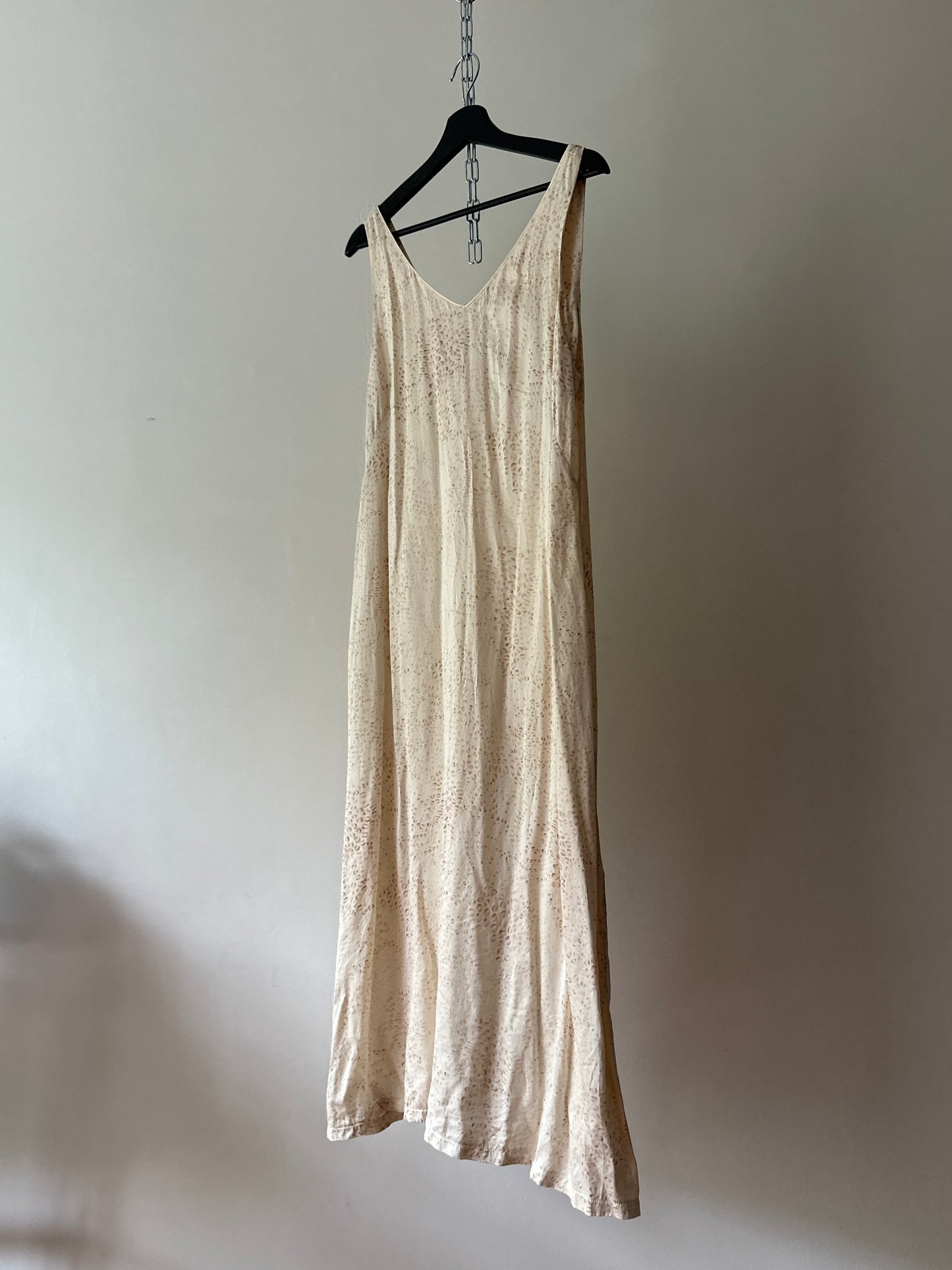 beige/brown silk dress