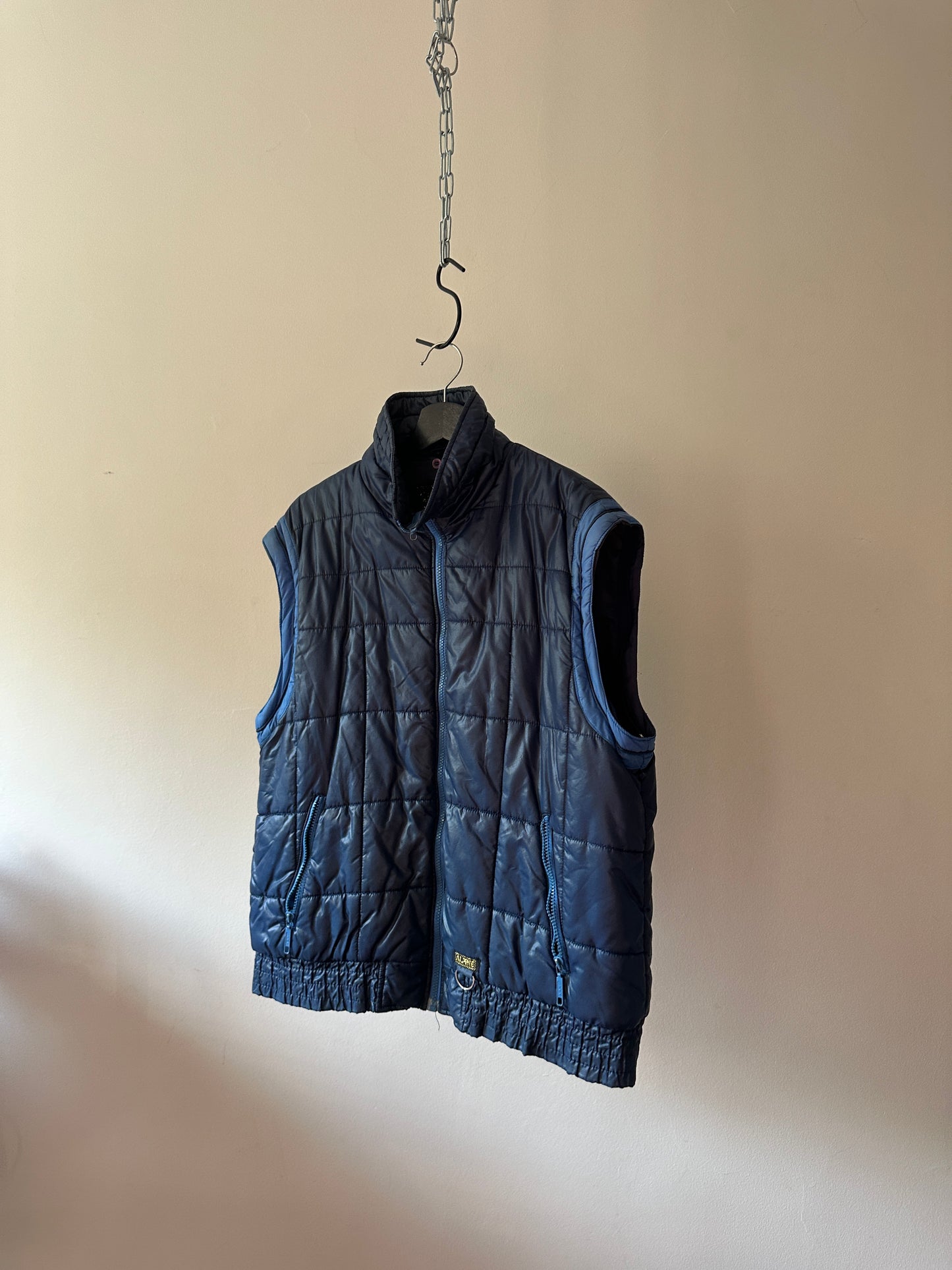 puffer jacket with detachable sleeves