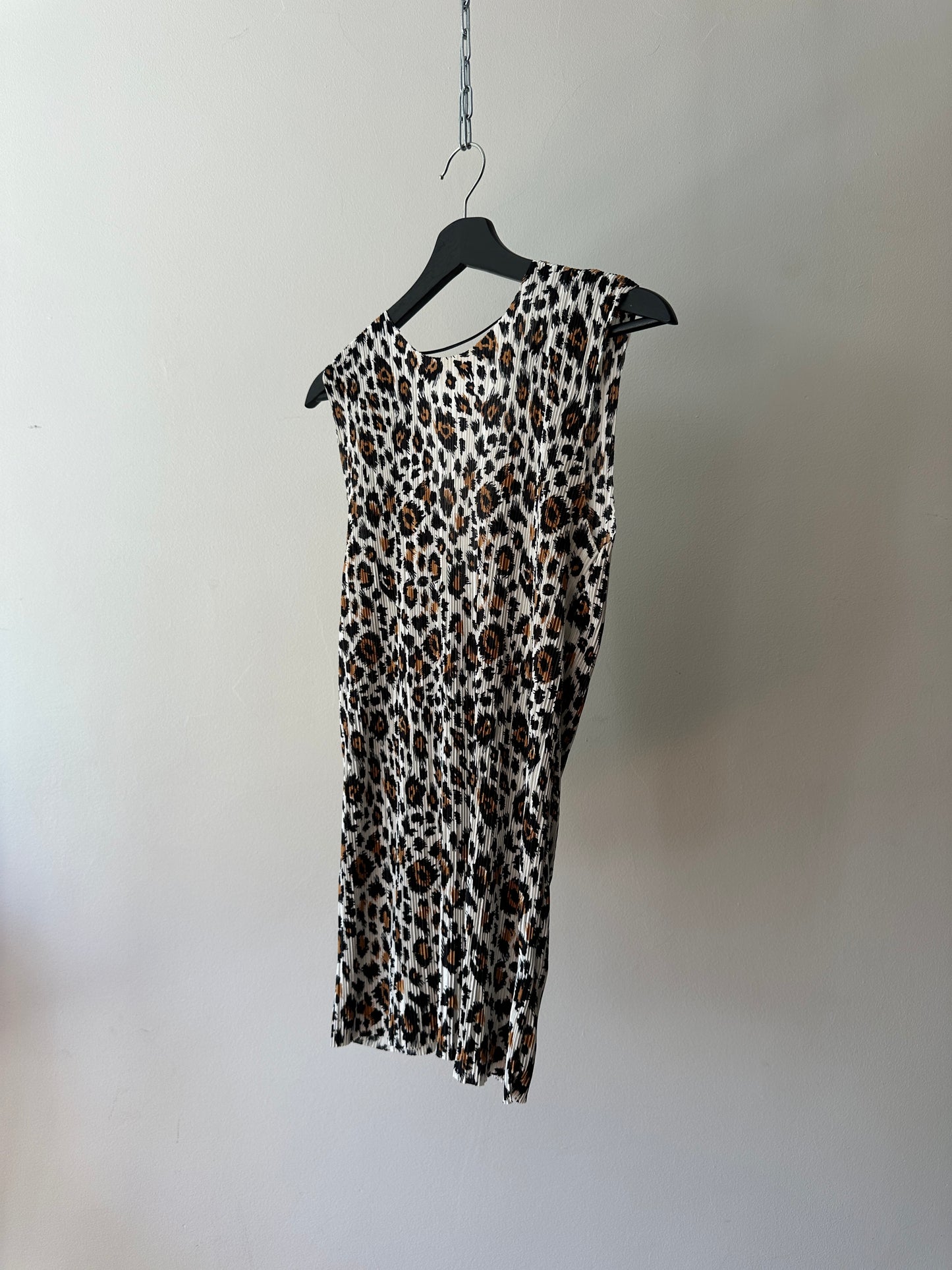 leopard print twist back top