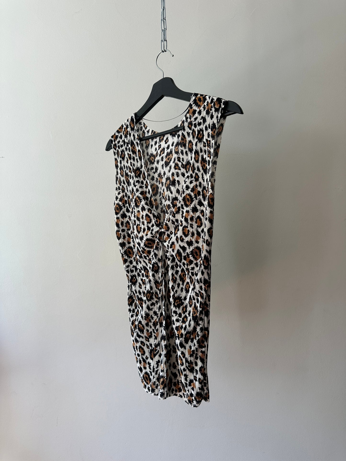leopard print twist back top