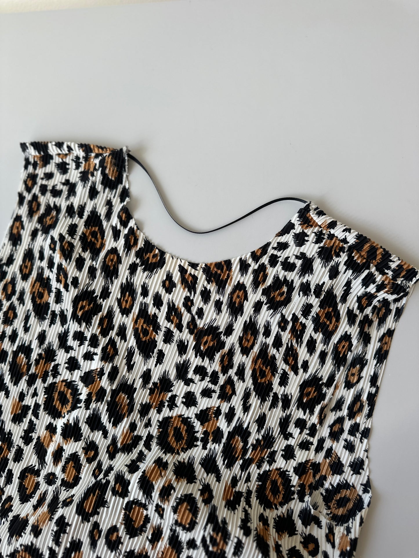 leopard print twist back top