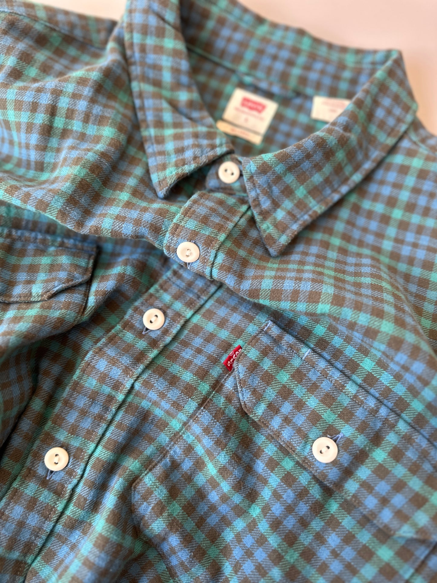 Levi's turquoise button up