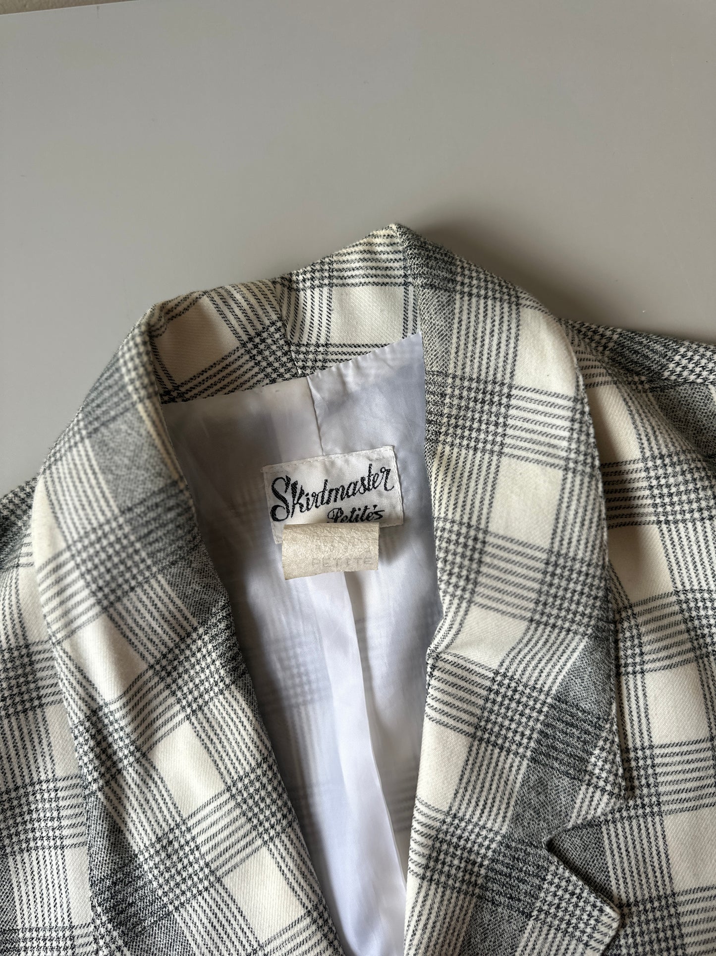 grey & white crosshatch oversize blazer