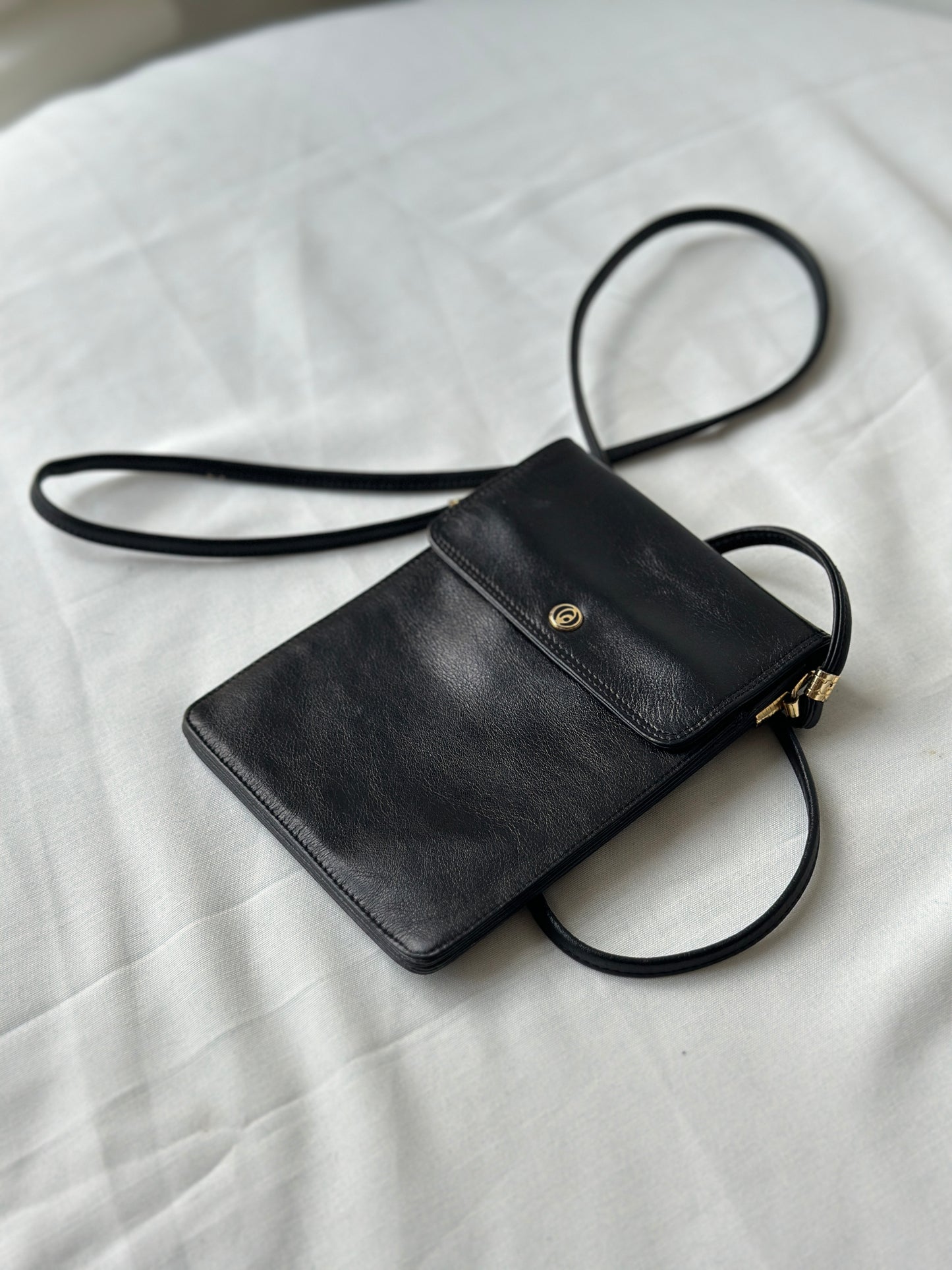 small leather shoulder bag