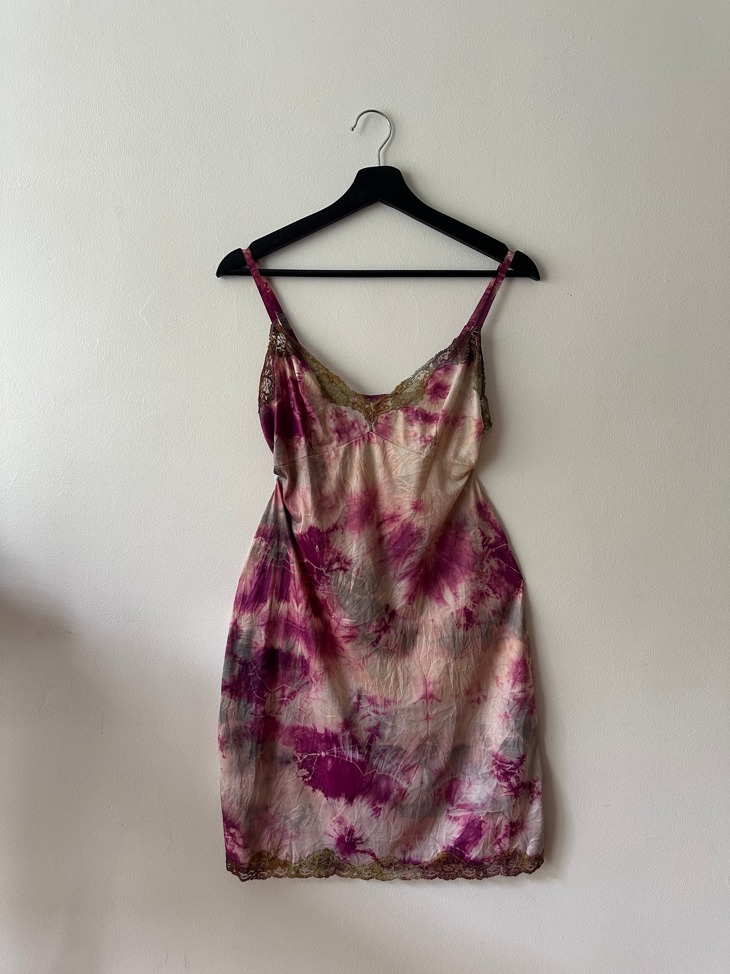 pink tie-dyed short slip