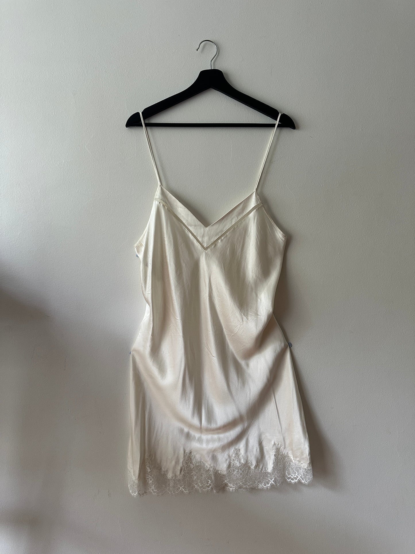 white lace short slip
