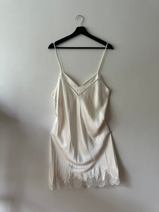 white lace short slip