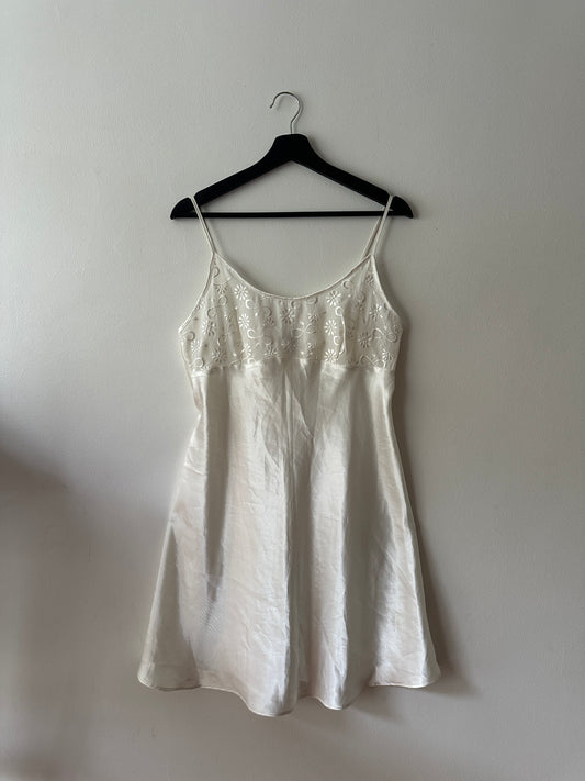 flower embroidered white short slip