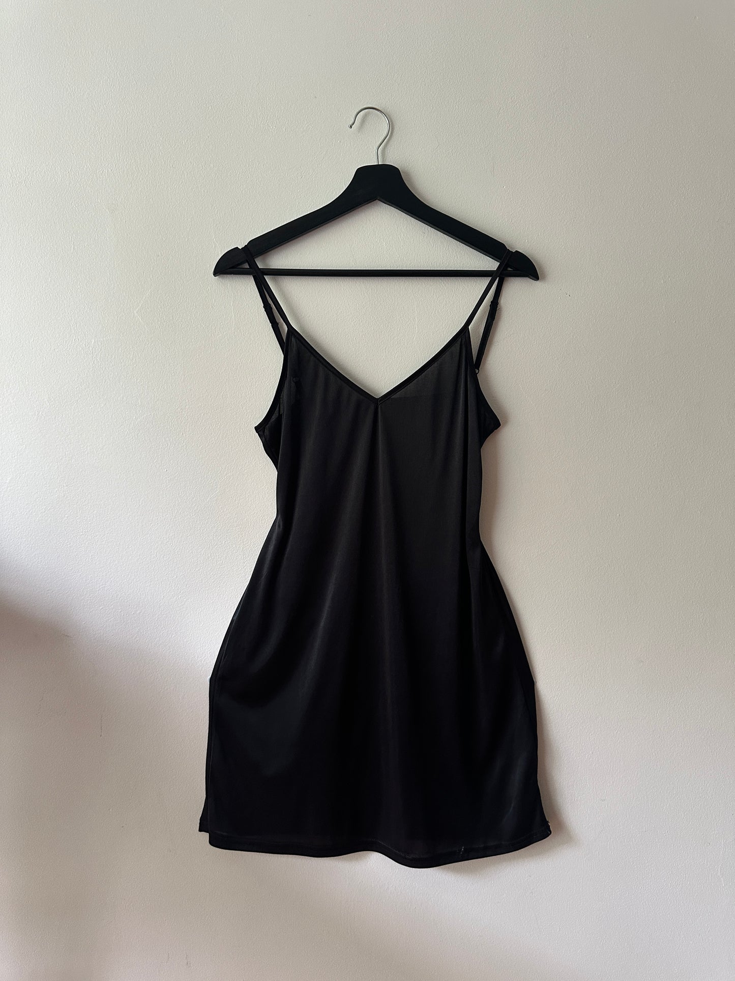 simple black slip