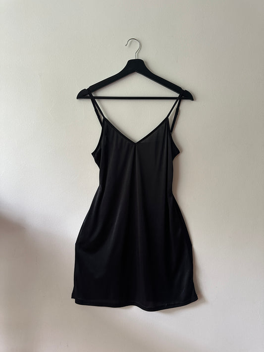 simple black slip