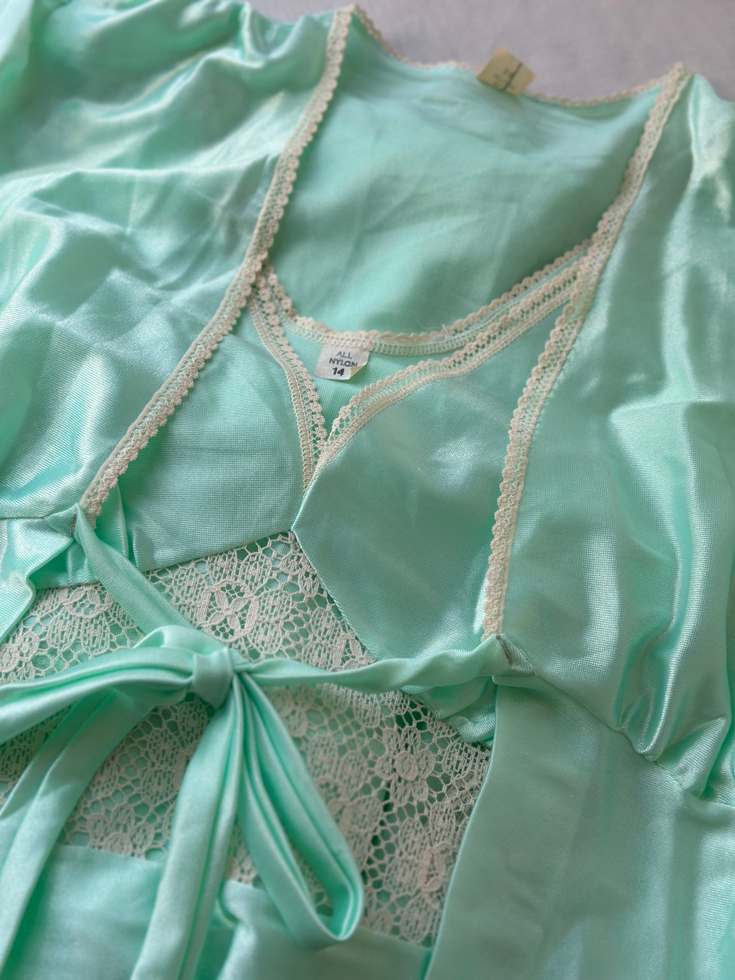 vibrant turquoise night gown set