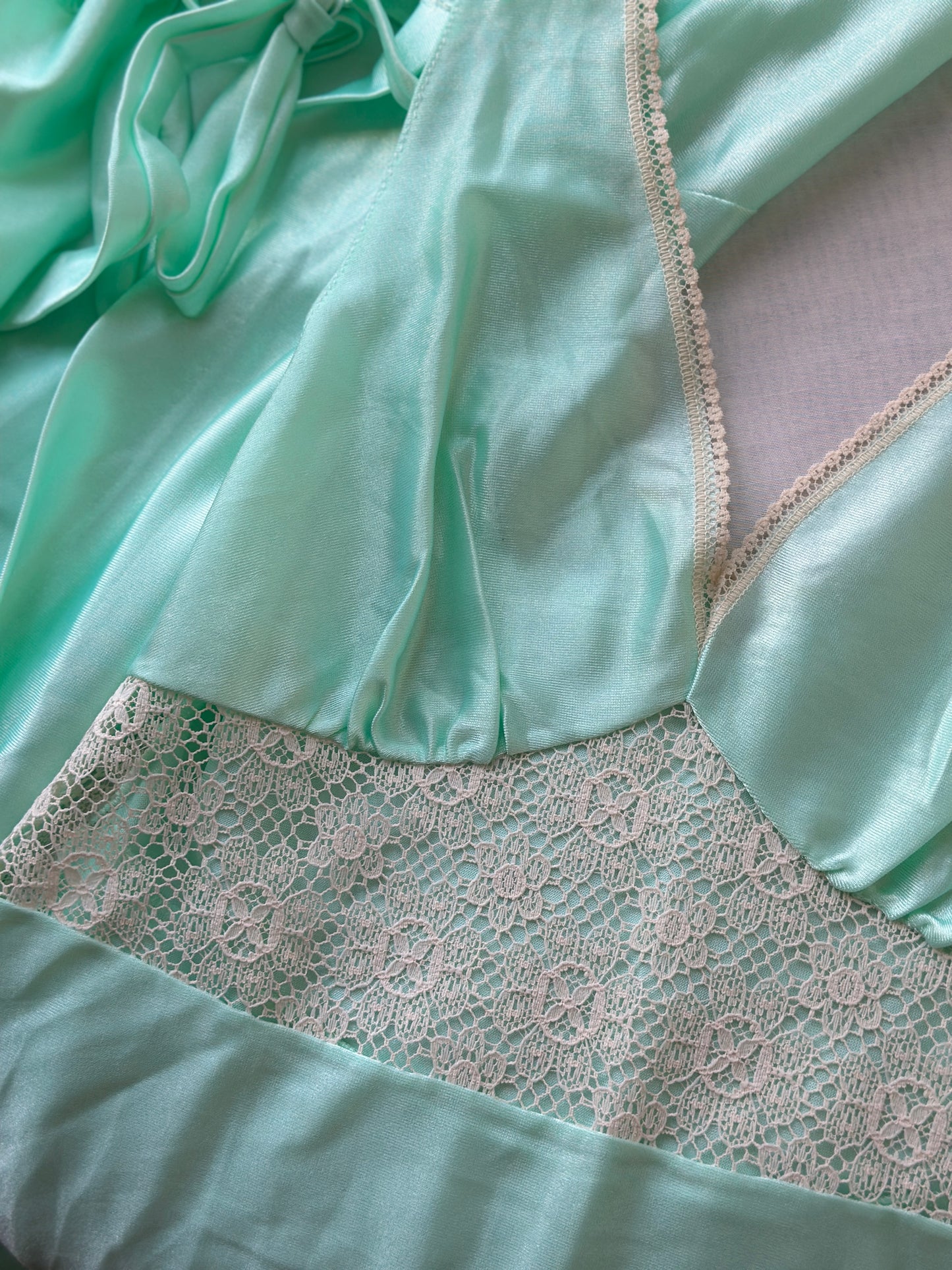 vibrant turquoise night gown set