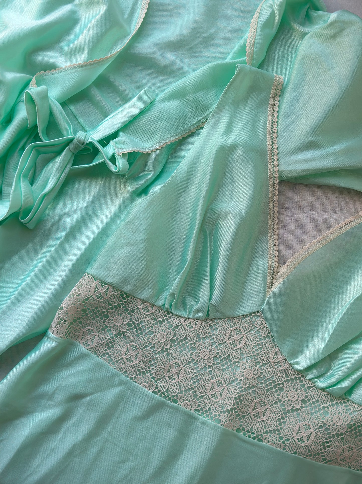 vibrant turquoise night gown set