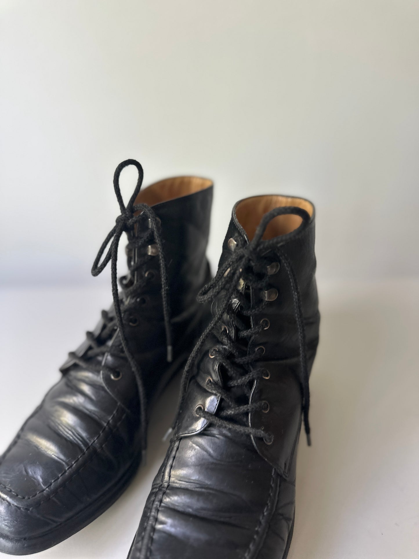 Australian Linea Verde black leather boots