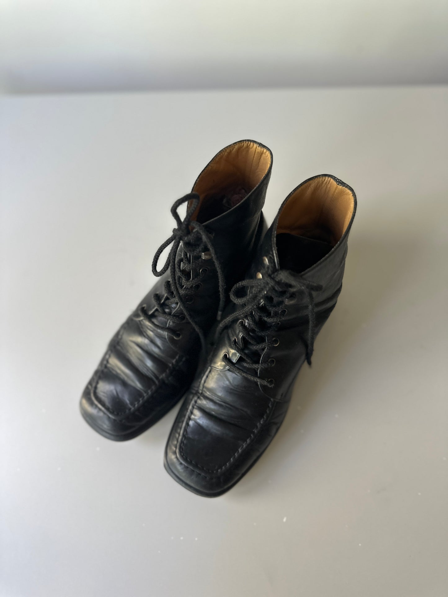 Australian Linea Verde black leather boots