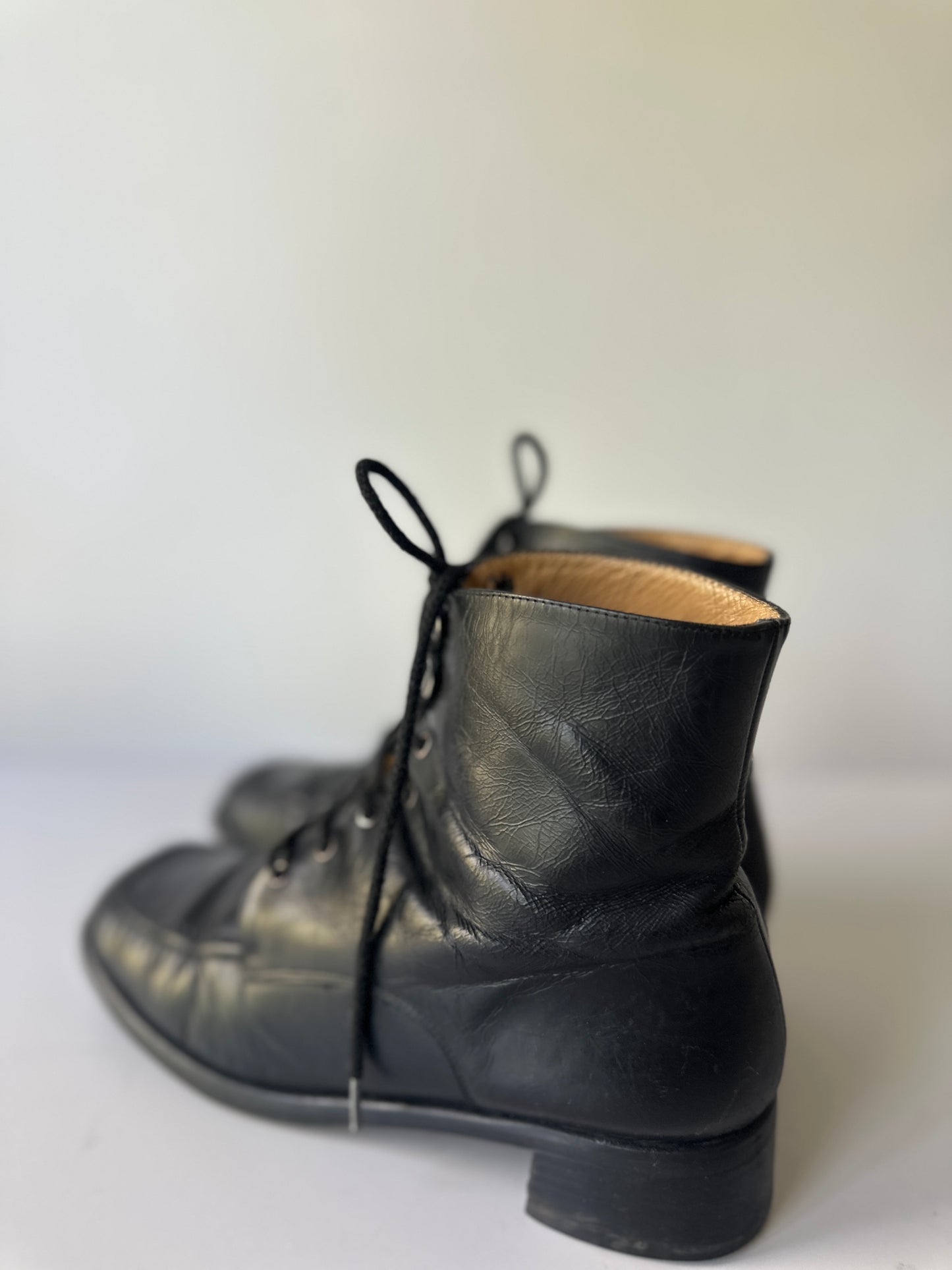 Australian Linea Verde black leather boots