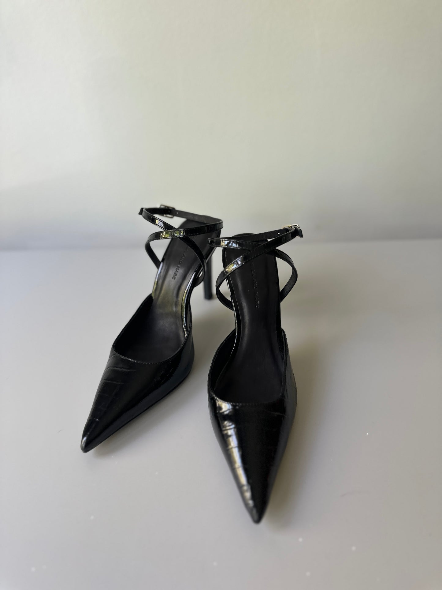 Camilla & Marc black stiletto