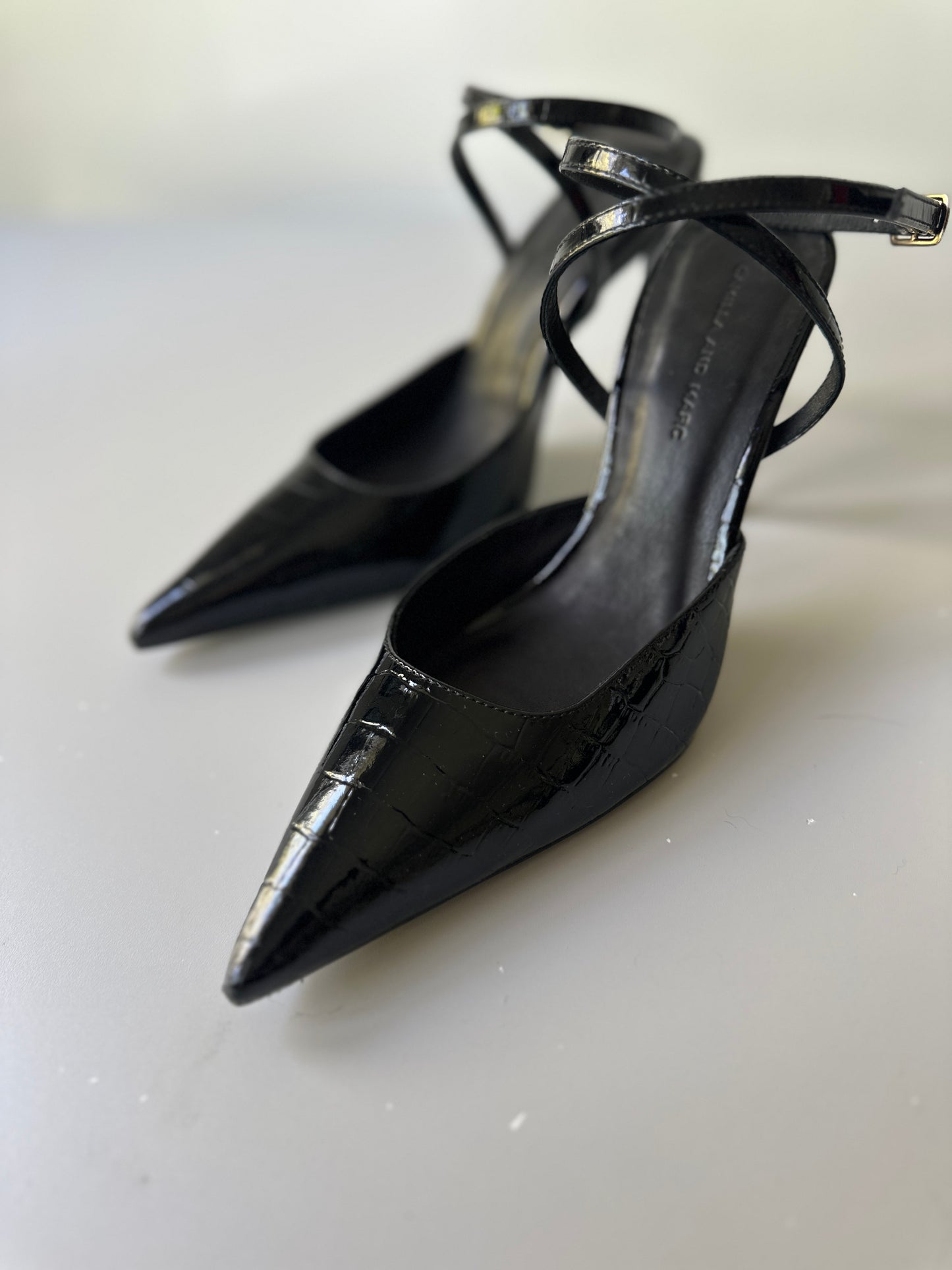 Camilla & Marc black stiletto