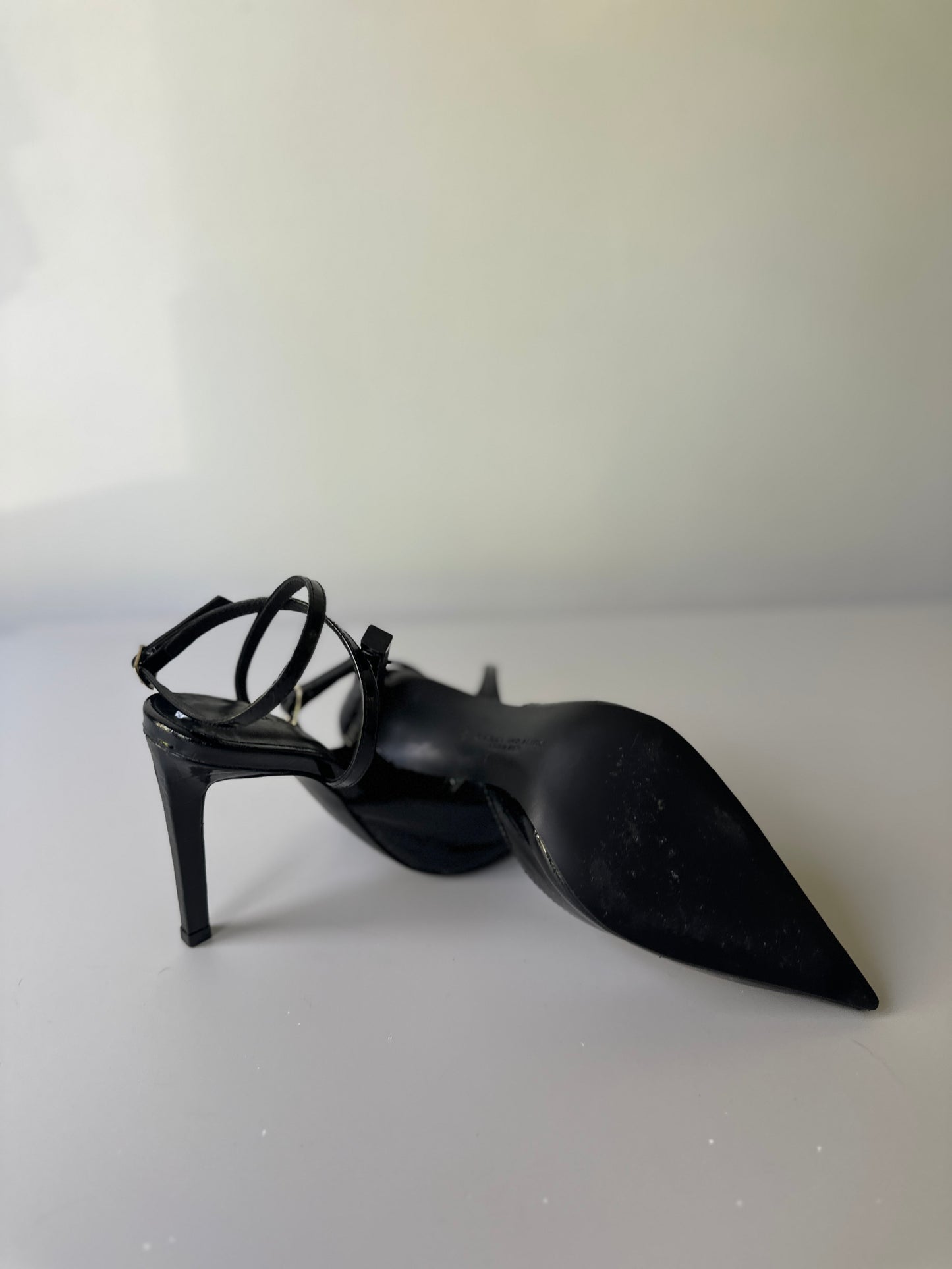 Camilla & Marc black stiletto