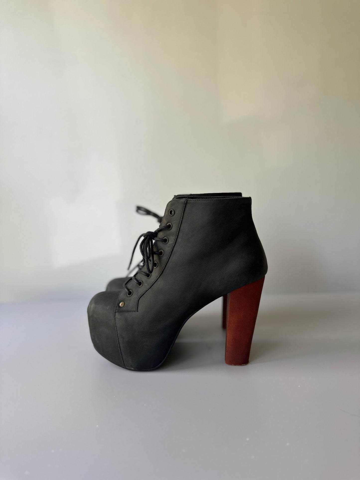 Jeffery Campbell Lita 2010