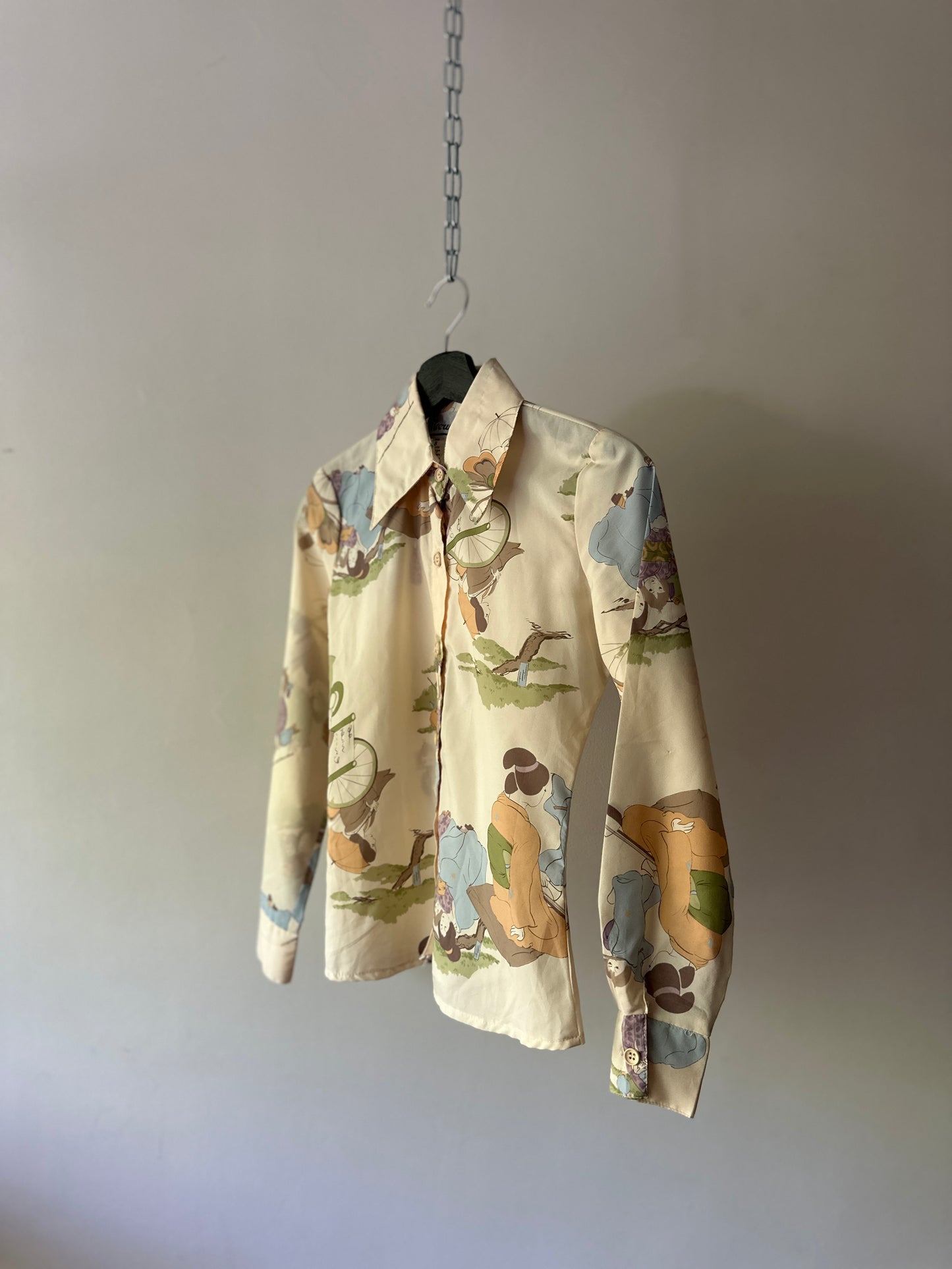 Japanese figure printed blouse