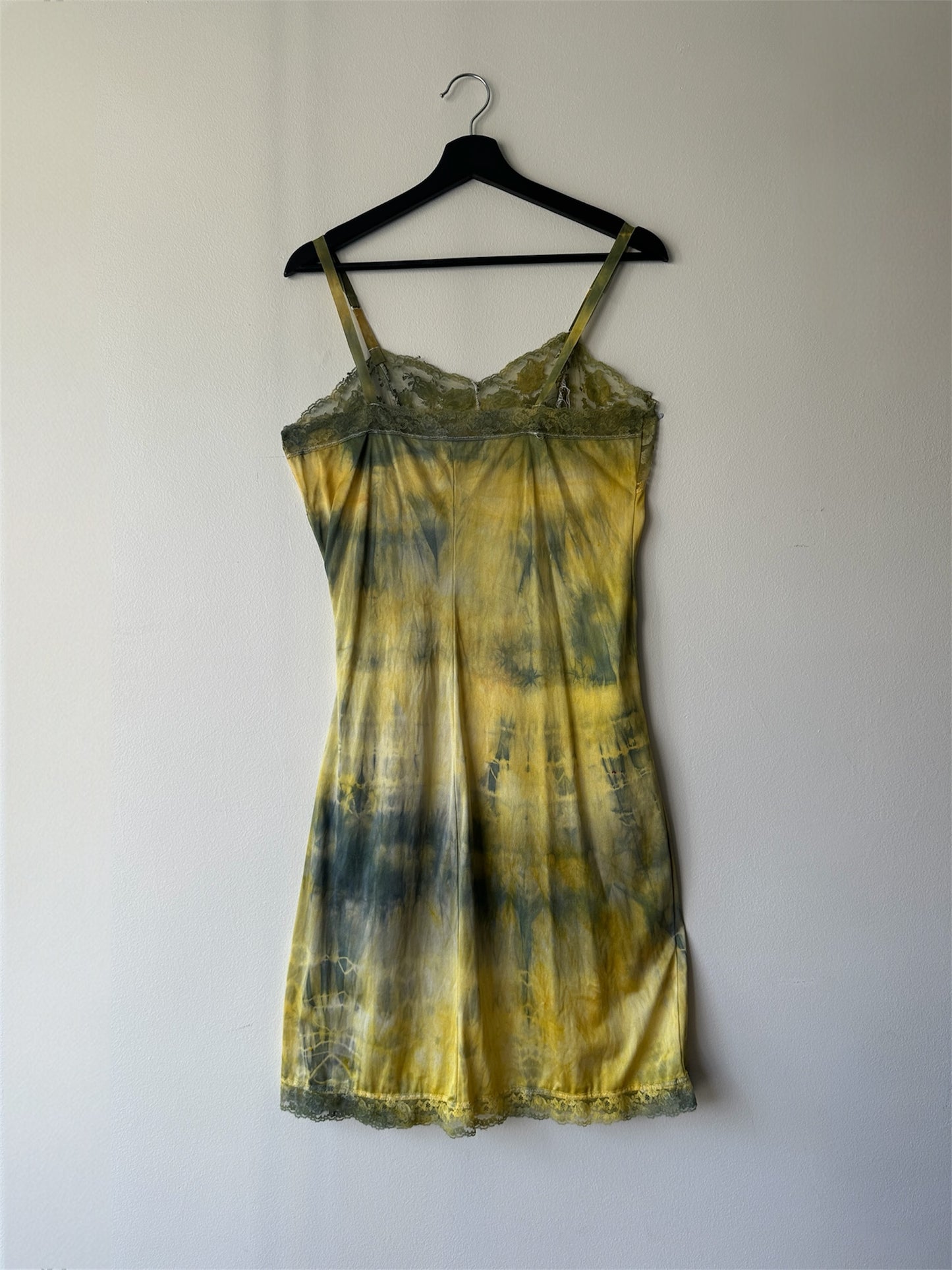 green/yellow tie dyed slip