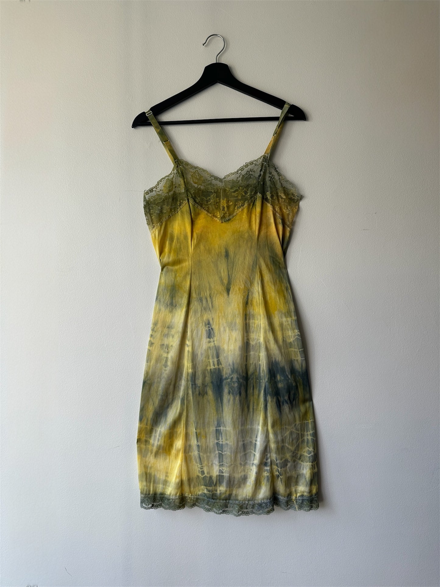 green/yellow tie dyed slip
